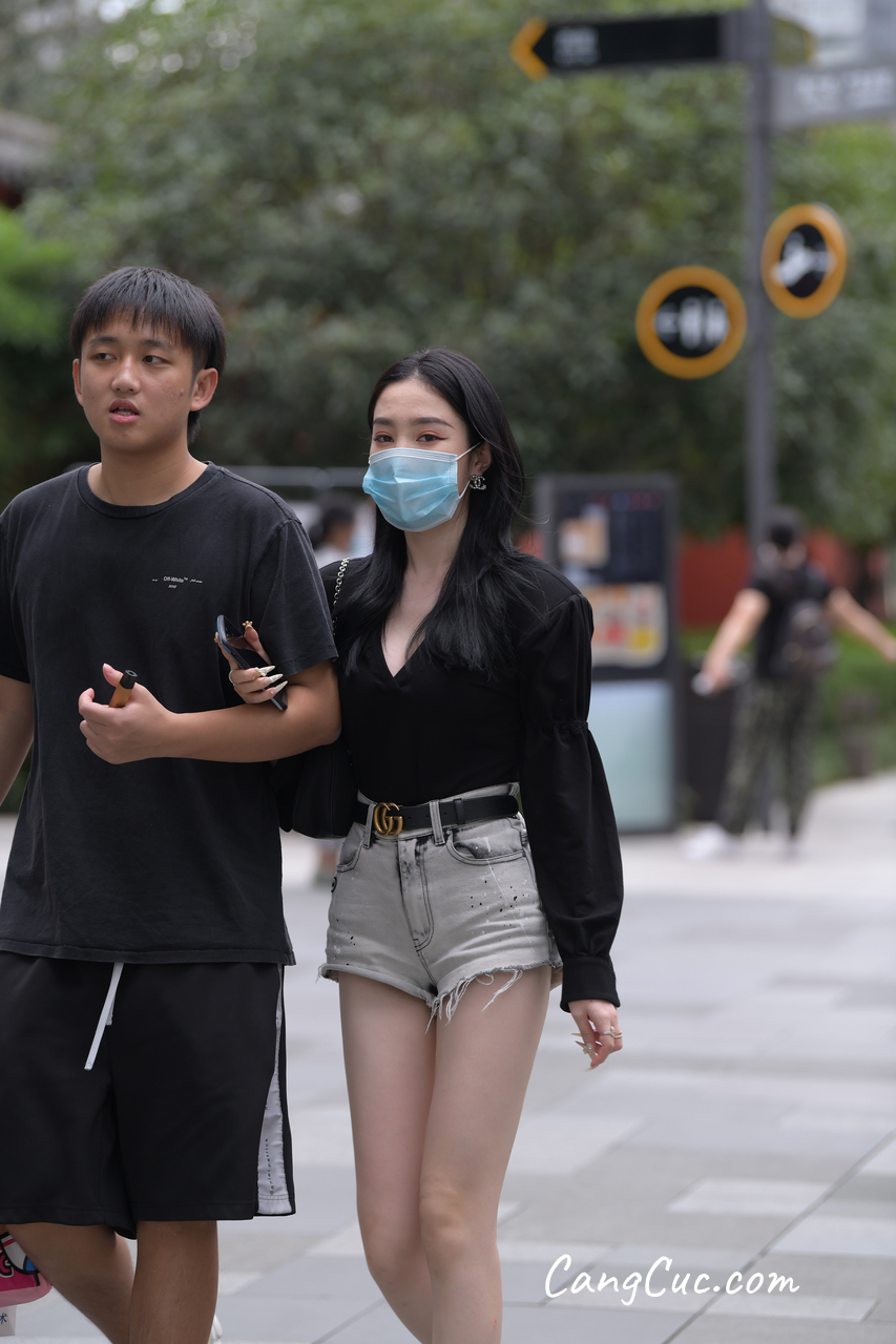 [精选街拍作品] No.3211 灰色热裤美腿短靴